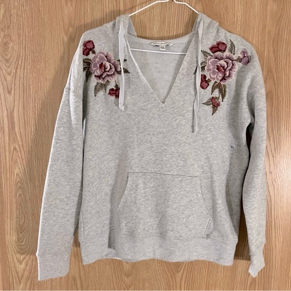 AEO Embroidered Floral Gray Pullover Oversized Hoodie Sweatshirt - Picture 2 of 5